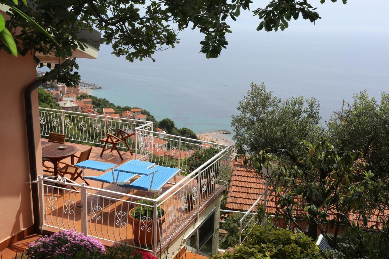 Villa Gio - Terrazza Nel Blu Bergeggi Extérieur photo