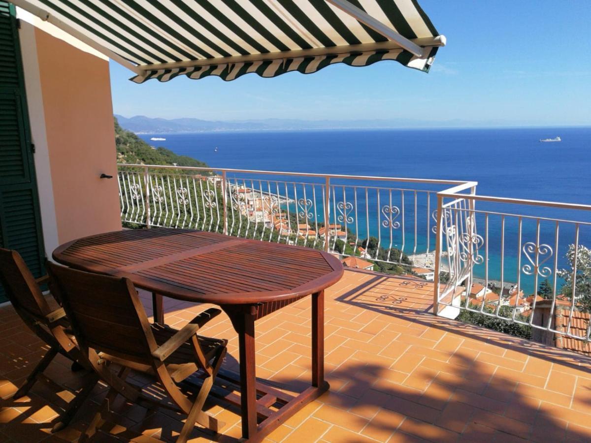 Villa Gio - Terrazza Nel Blu Bergeggi Extérieur photo