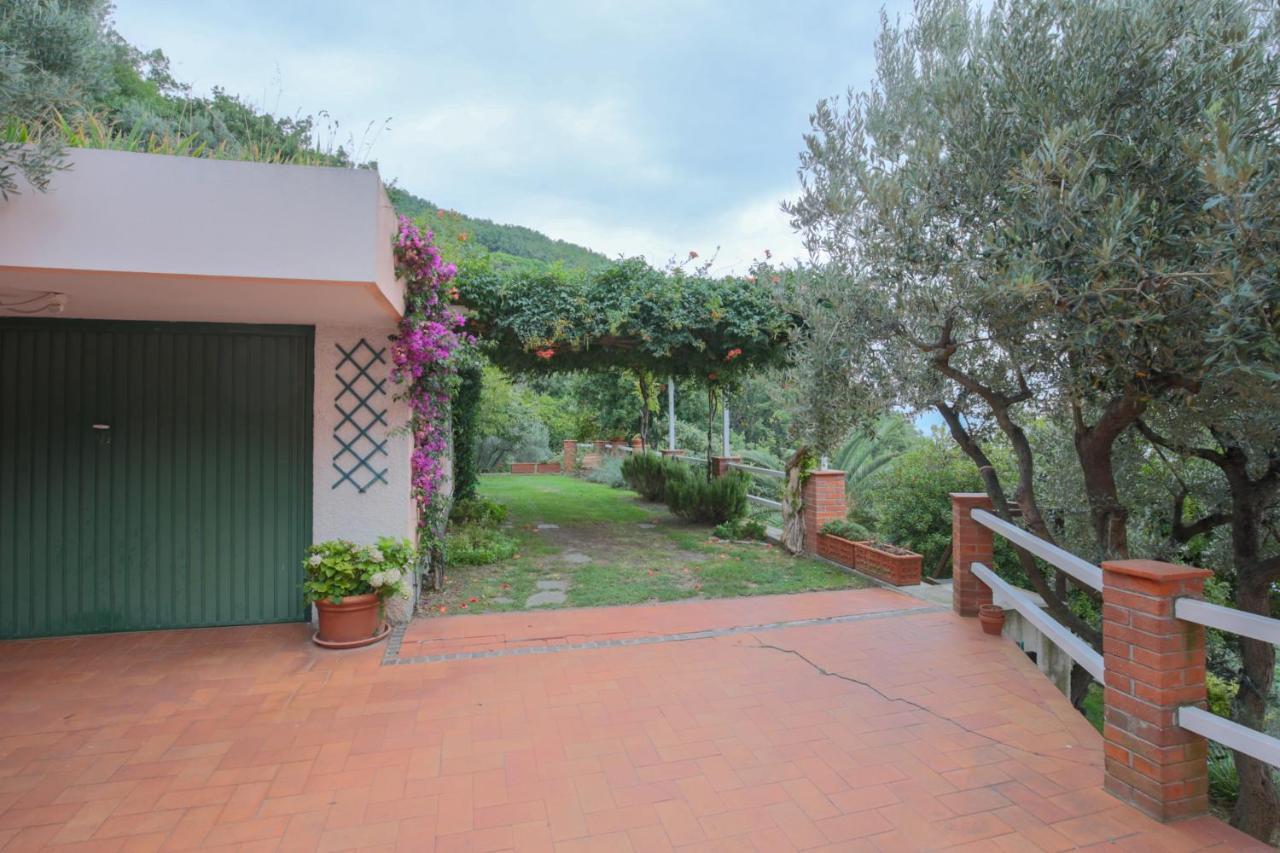Villa Gio - Terrazza Nel Blu Bergeggi Extérieur photo