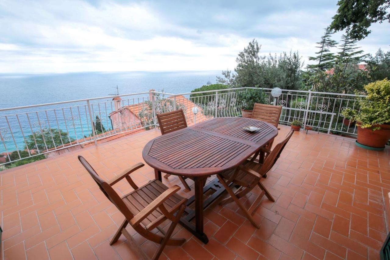Villa Gio - Terrazza Nel Blu Bergeggi Extérieur photo