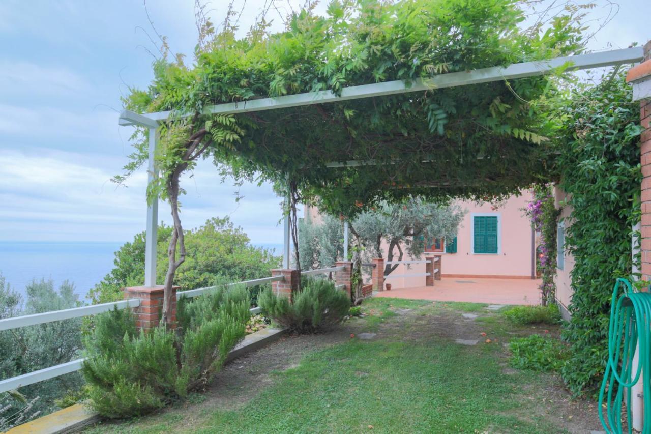 Villa Gio - Terrazza Nel Blu Bergeggi Extérieur photo