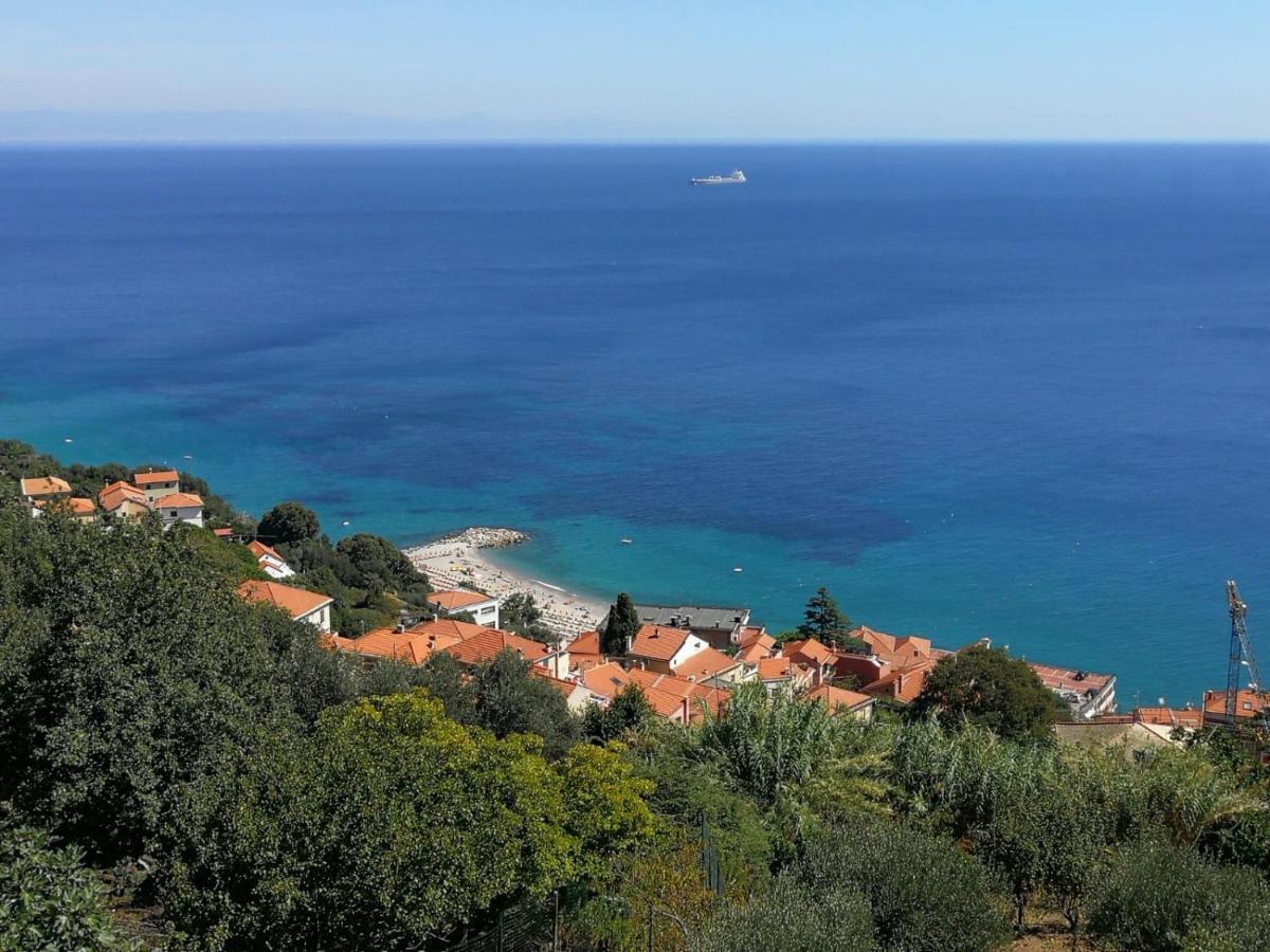 Villa Gio - Terrazza Nel Blu Bergeggi Extérieur photo