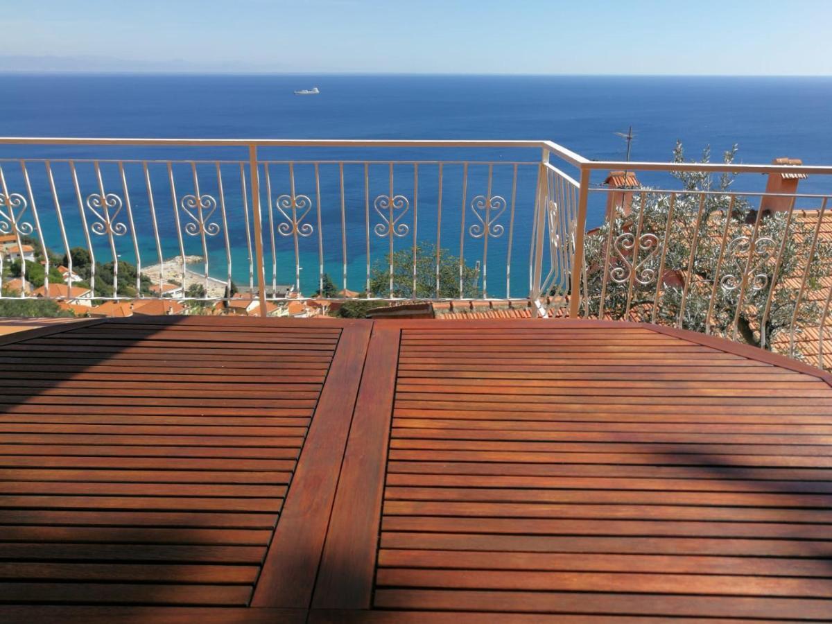 Villa Gio - Terrazza Nel Blu Bergeggi Extérieur photo