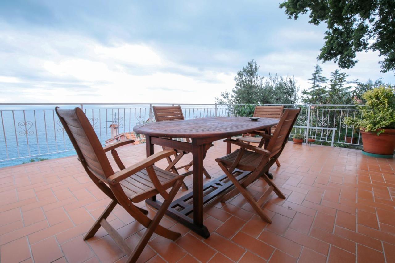 Villa Gio - Terrazza Nel Blu Bergeggi Extérieur photo